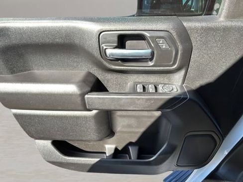 Used 2023 Chevrolet Silverado 2500 Custom w/ Custom Value Package image 17