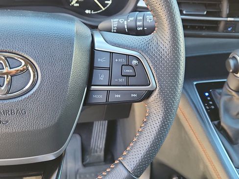 Certified 2022 Toyota Sienna XSE AWD/4WD image 17