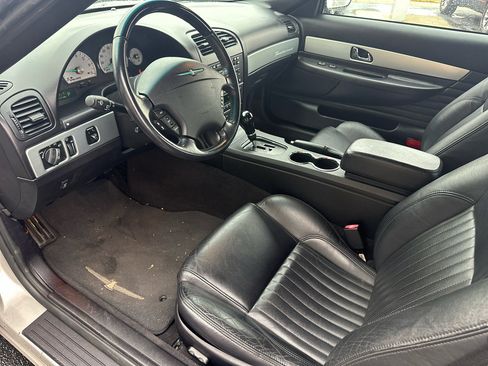 Used 2005 Ford Thunderbird image 11