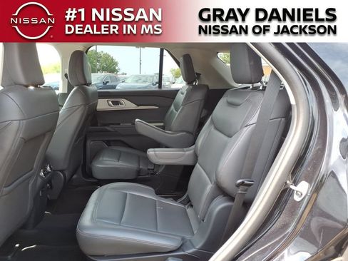 Used 2025 Ford Explorer Active w/ Active Comfort Package RWD image 26
