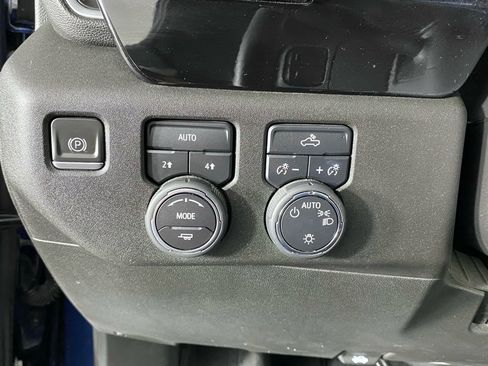 Used 2023 Chevrolet Silverado 1500 LT AWD/4WD image 22