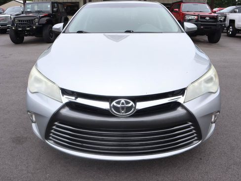 Used 2017 Toyota Camry LE FWD image 2