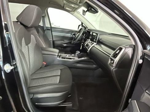 Used 2023 Kia Sorento LX AWD/4WD image 29