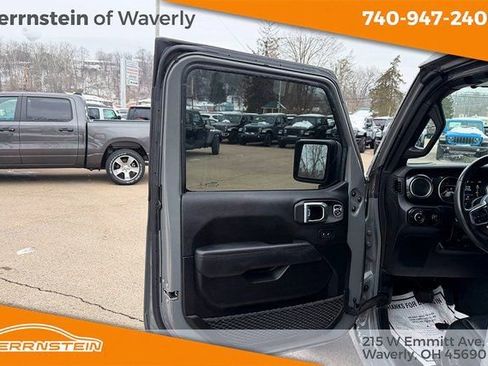 Used 2023 Jeep Wrangler Sahara image 13