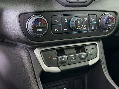 Used 2023 GMC Terrain SLT w/ Elevation Edition image 18