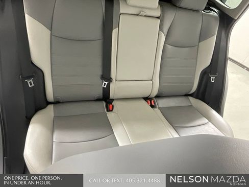 Used 2020 Toyota RAV4 XLE Premium FWD image 29