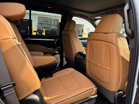 New 2026 Cadillac Escalade Luxury w/ Touring Package AWD/4WD image 31