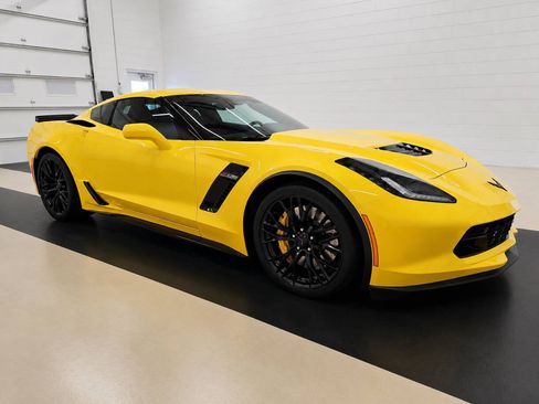 Used 2017 Chevrolet Corvette Z06 RWD image 1