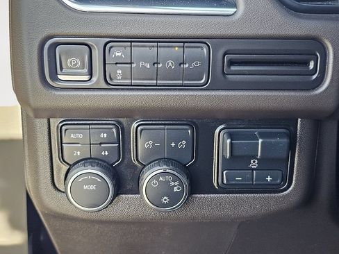 Used 2022 Chevrolet Suburban LS w/ Driver Alert Package AWD/4WD image 27