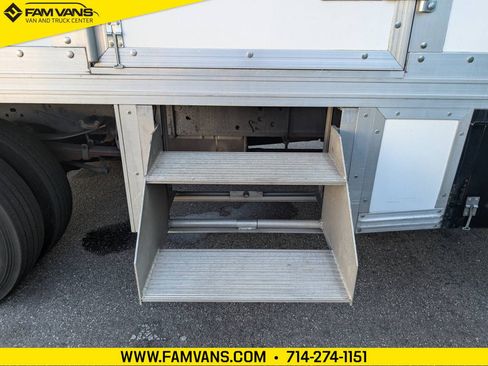 Used 2015 Ford F550 2WD Regular Cab Super Duty image 25