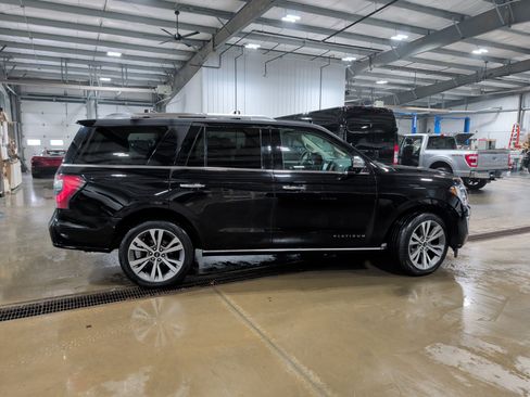 Used 2020 Ford Expedition Platinum image 2