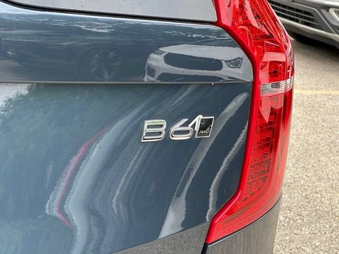 Used 2024 Volvo XC90 B6 Core AWD/4WD image 11