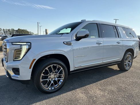 New 2026 GMC Yukon XL Denali w/ Sun & Power Step Package image 7