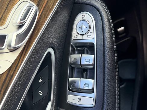 Used 2019 Mercedes-Benz C 300 4MATIC Sedan image 34
