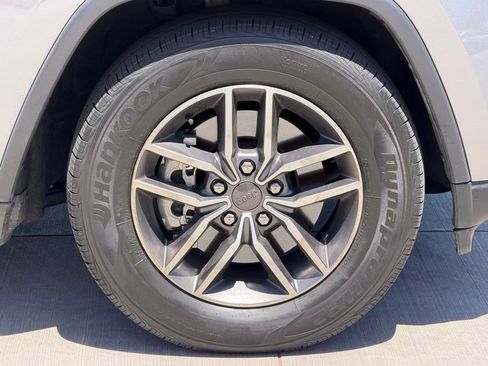 Used 2021 Jeep Grand Cherokee Limited AWD/4WD image 8
