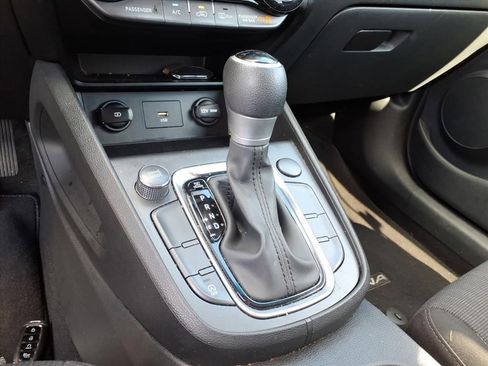 Used 2023 Hyundai Kona SEL image 13