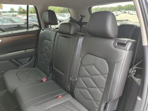 Used 2025 Volkswagen Atlas SE w/ Black Wheel Package AWD/4WD image 30