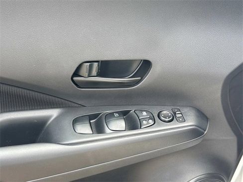 New 2025 Nissan Kicks Play S image 20