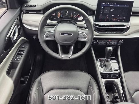 Used 2025 Jeep Compass Limited AWD/4WD image 12