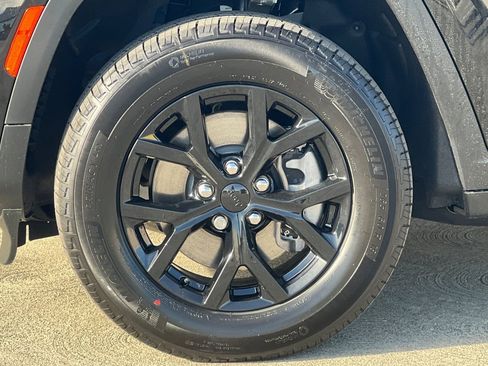 New 2026 Jeep Grand Cherokee L 4WD image 27