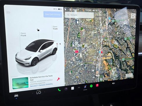 Used 2024 Tesla Model Y 2WD image 19