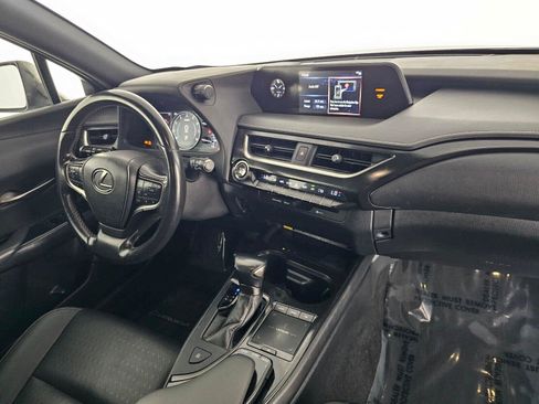 Used 2021 Lexus UX 200 w/ Accessory Package (Z2) FWD image 11