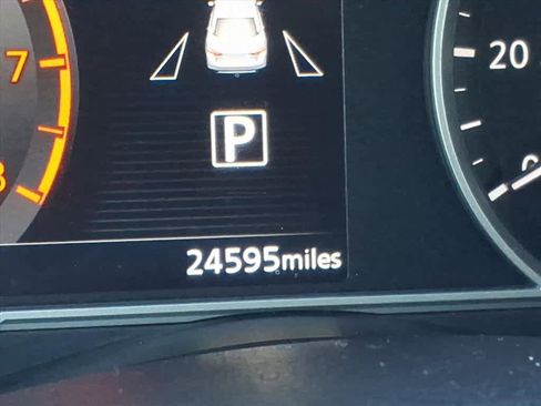 Certified 2024 Nissan Versa SV w/ Trunk Package image 24