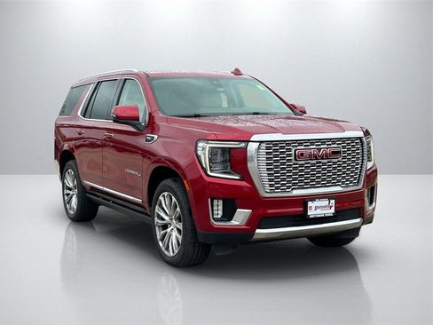 Used 2021 GMC Yukon Denali w/ Denali Ultimate Package image 3