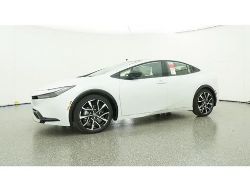 New 2026 Toyota Prius Plug-In Hybrid FWD image 18