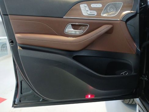 Used 2024 Mercedes-Benz GLS 450 4MATIC image 20