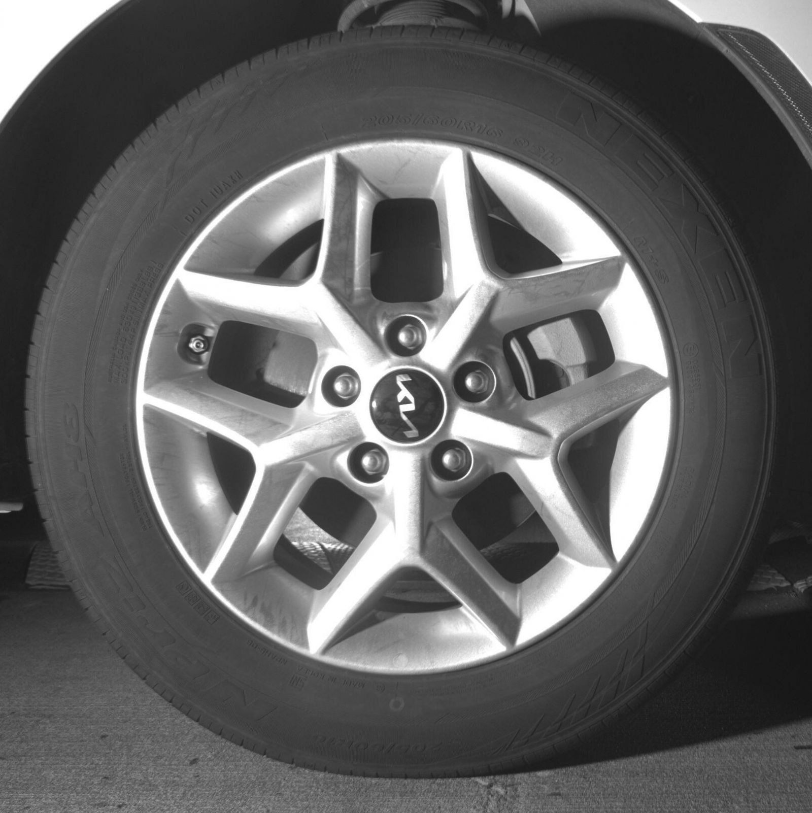 Used 2025 Kia Soul LX w/ LX Technology Package FWD image 31