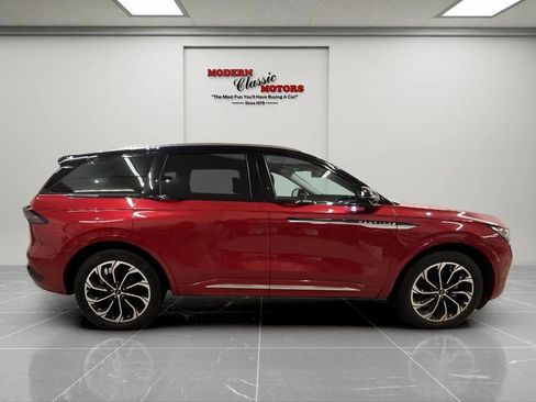 Used 2024 Lincoln Nautilus Reserve image 8