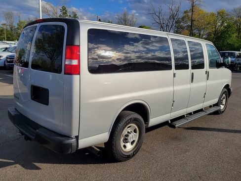 Used 2020 Chevrolet Express 3500 LS RWD image 14
