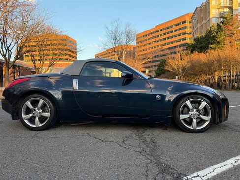 Used 2007 Nissan 350Z Touring image 4