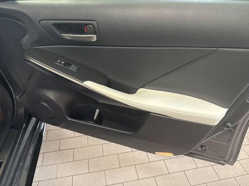 Used 2025 Lexus IS 350 F Sport image 11