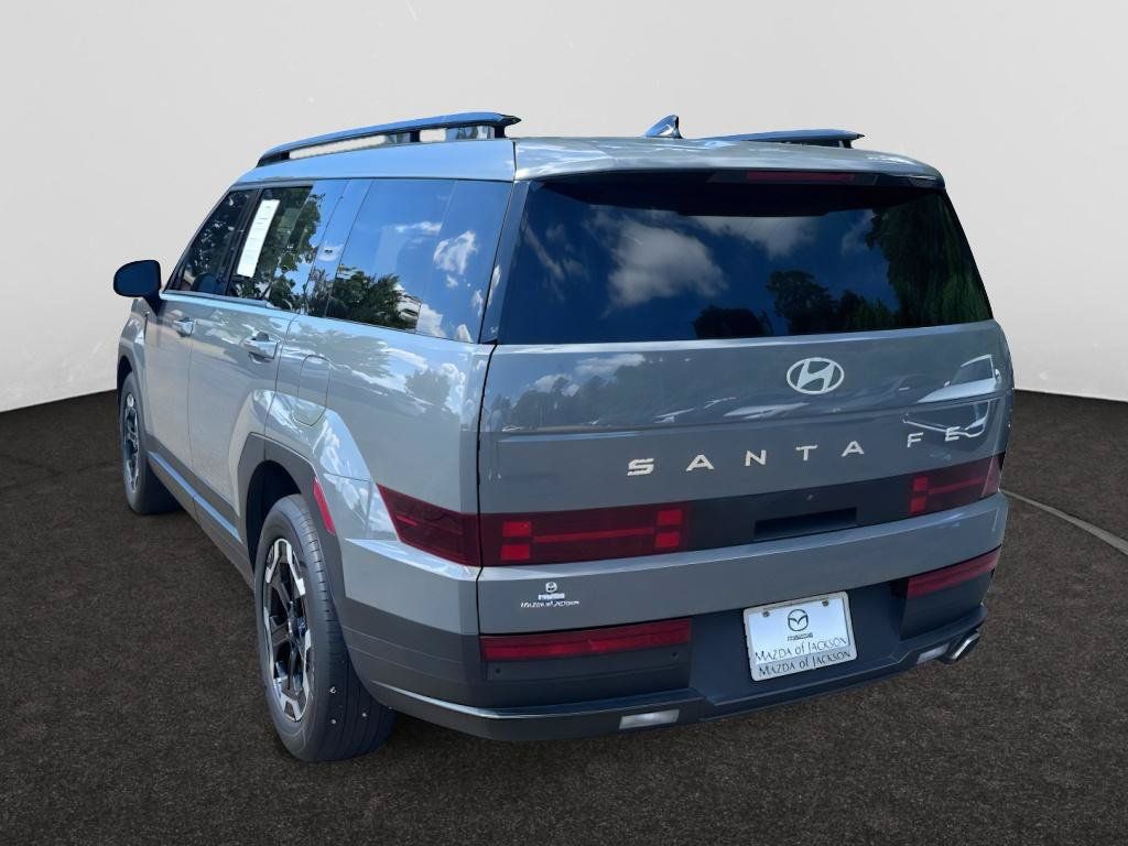 Used 2024 Hyundai Santa Fe SEL FWD image 3