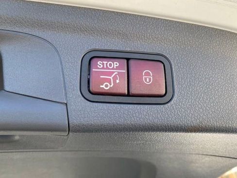 Used 2020 Mercedes-Benz GLE 350 4MATIC w/ Premium Package image 14