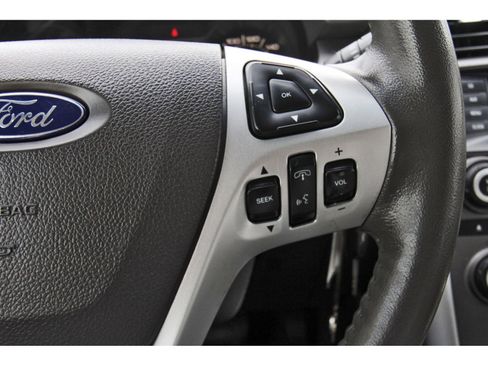 Used 2013 Ford Edge SEL image 19