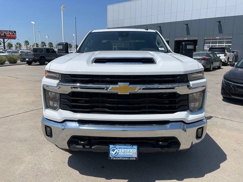Used 2025 Chevrolet Silverado 2500 LT w/ Convenience Package AWD/4WD image 2