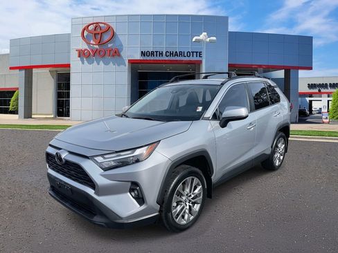 Used 2023 Toyota RAV4 XLE Premium image 6