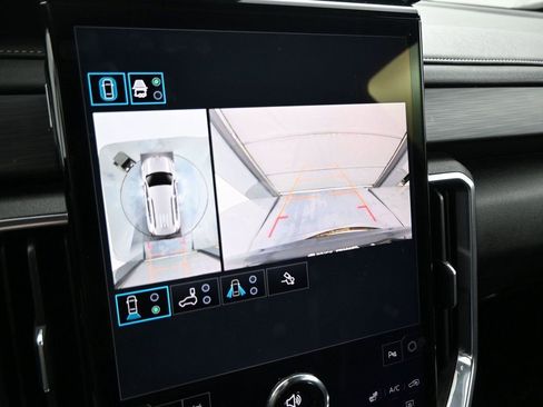 Used 2025 GMC Acadia Elevation image 15