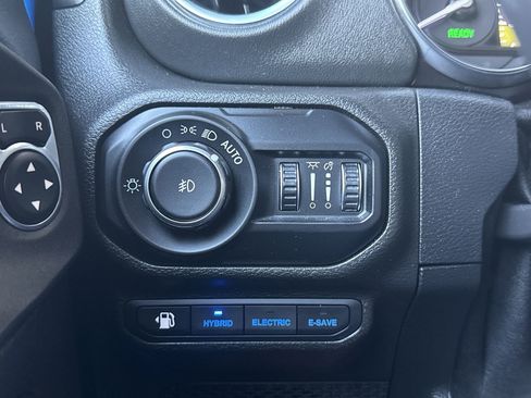 Used 2021 Jeep Wrangler Unlimited Sahara w/ Cold Weather Group image 17