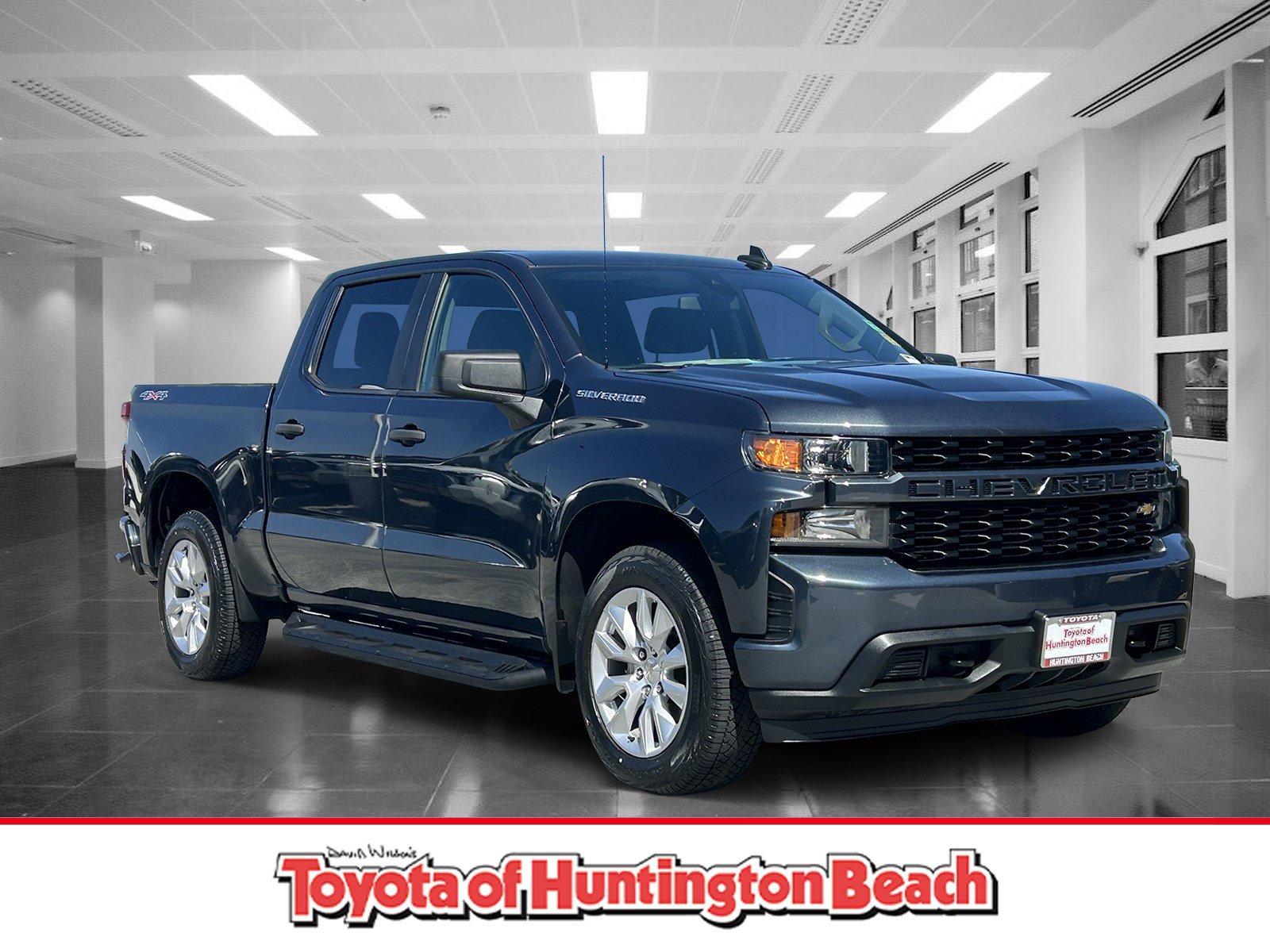 Used 2022 Chevrolet Silverado 1500 Custom w/ Safety Confidence Package AWD/4WD image 1