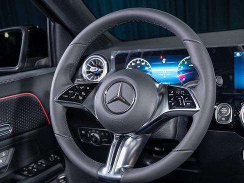 Certified 2025 Mercedes-Benz GLA 250 image 18