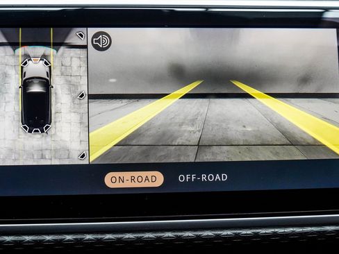 Used 2021 Land Rover Range Rover Velar R-Dynamic S image 28