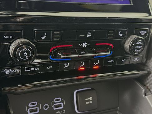 New 2025 Jeep Grand Cherokee Laredo X w/ Luxury Tech Group I image 17