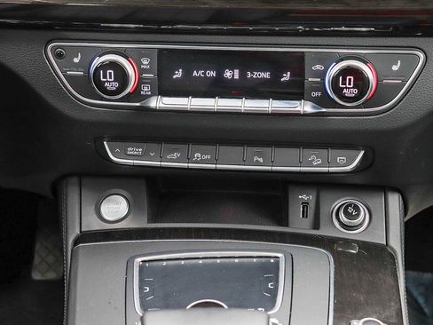 Used 2020 Audi Q5 e Premium Plus w/ Premium Plus Package image 17