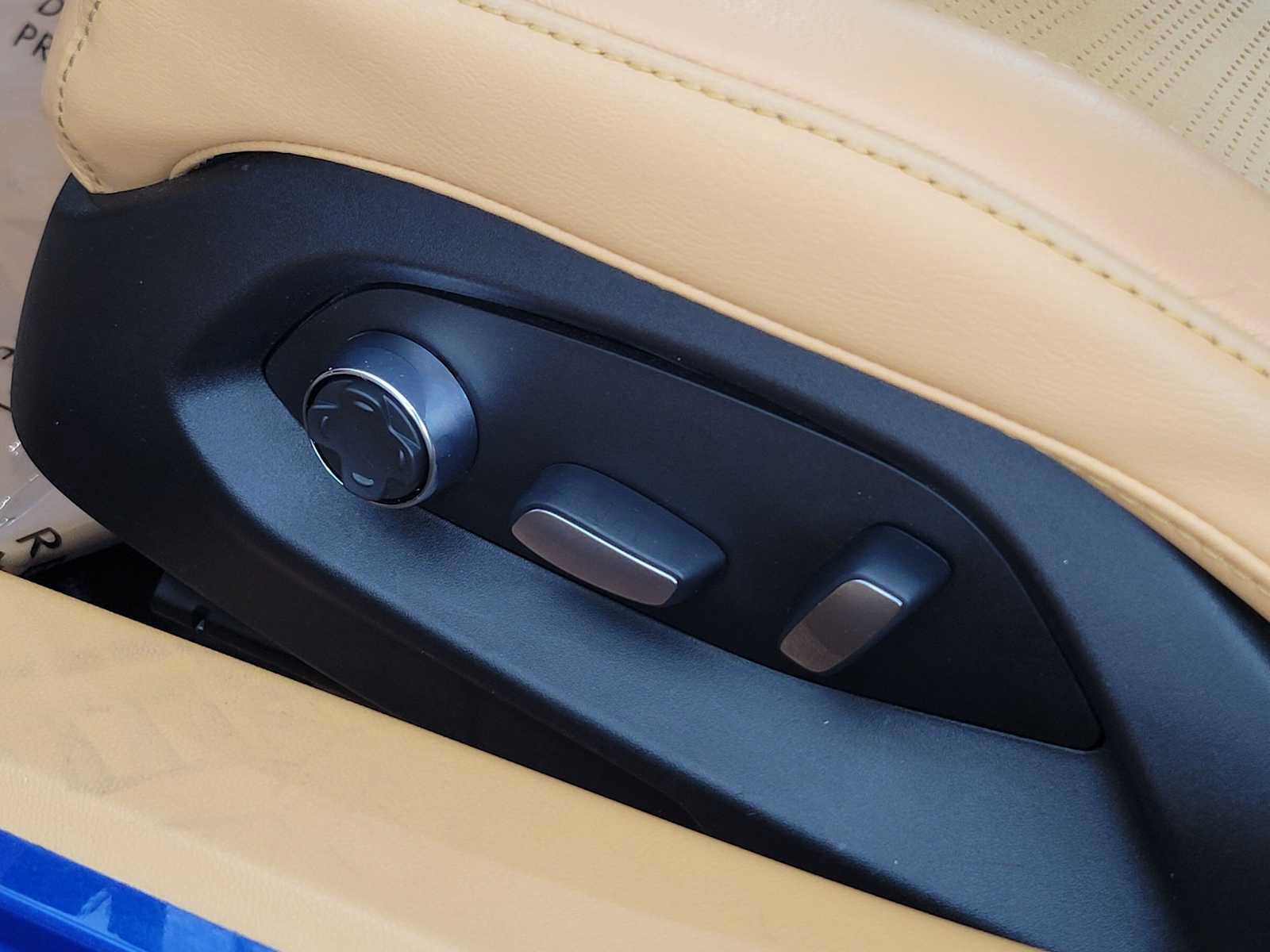 Used 2022 Chevrolet Corvette Stingray Premium Cpe w/ Battery Protection Package RWD image 28