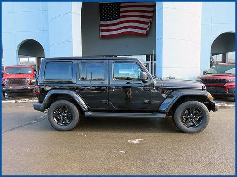 Used 2023 Jeep Wrangler Altitude image 2