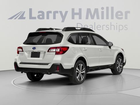 Used 2018 Subaru Outback 2.5i Limited AWD/4WD image 2